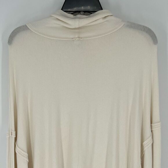 WE THE FREE Women’s Long Sleeve Cowl Neck Top M Cream Soft Knit Free People Boho - Picture 8 of 9